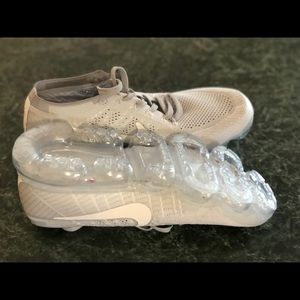 White Vapormax Men’s sz 8.5 Woman’s 10